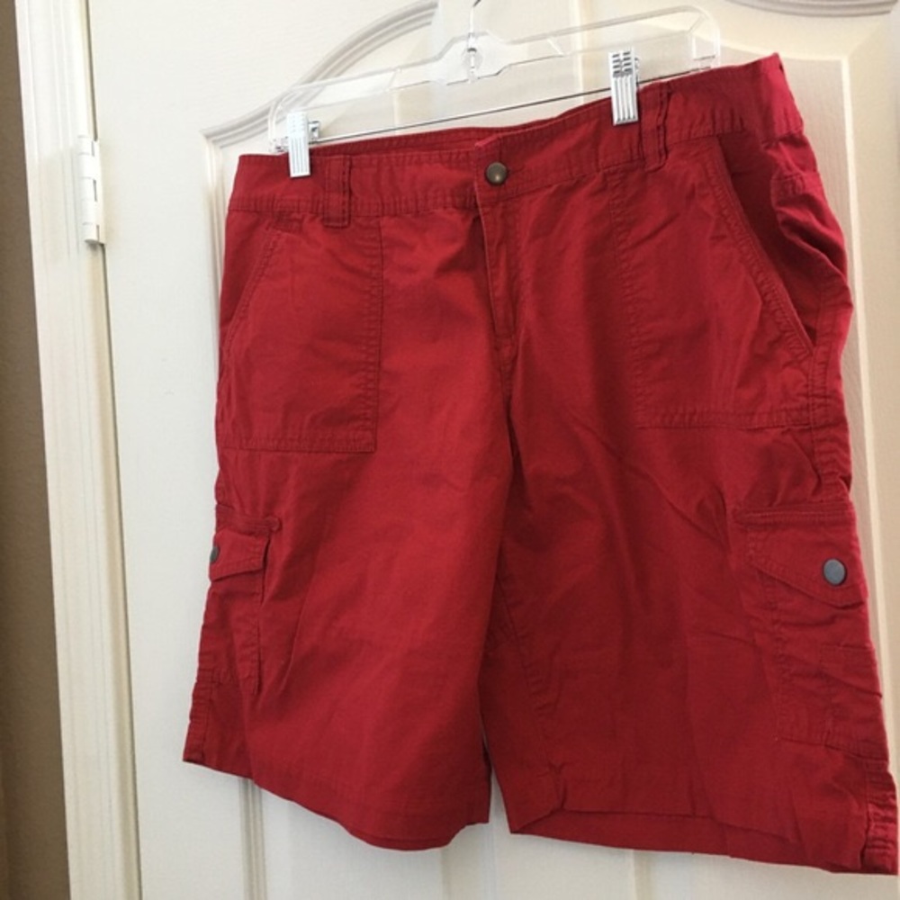 FINAL MARKDOWN Ladies’ now Cargo Shorts (18)